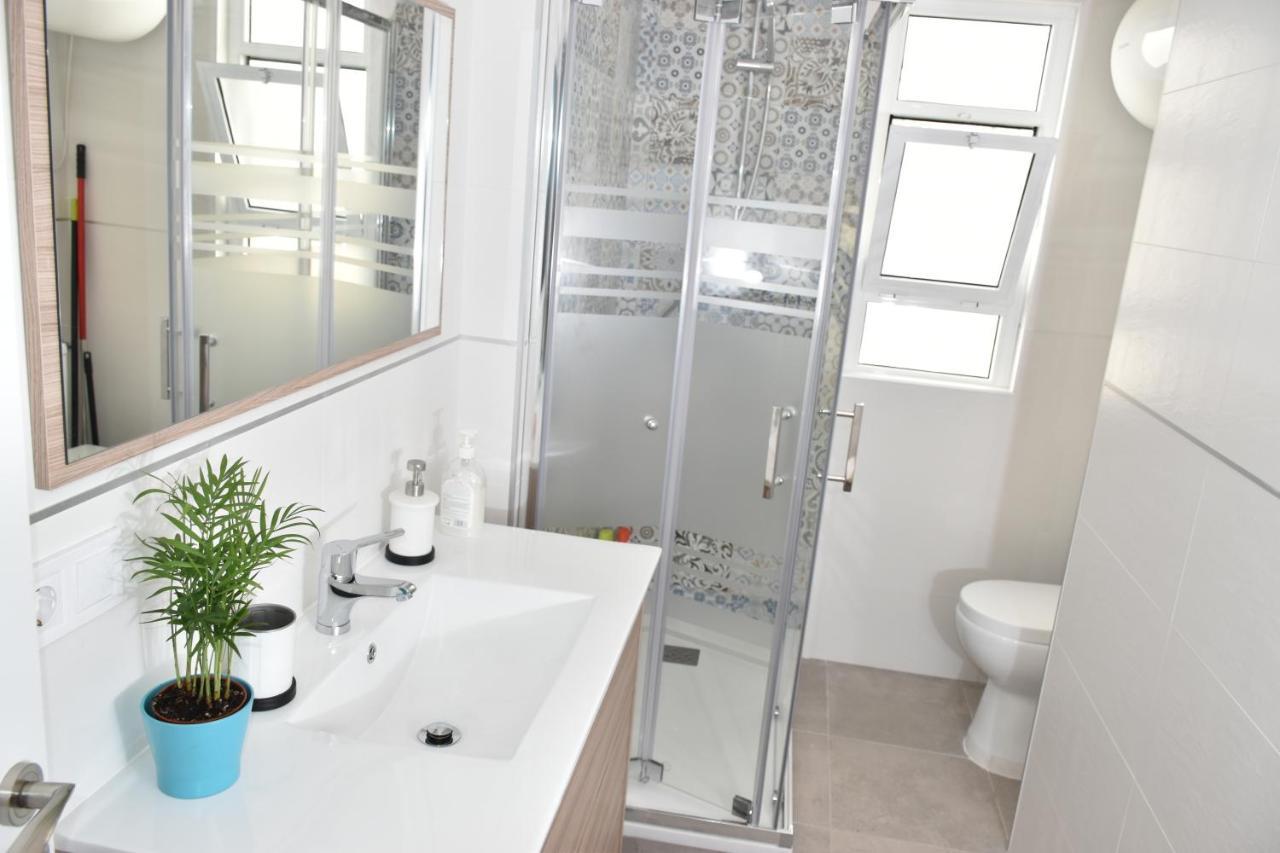 Spectacular Apartment 8 Pax/4 Rooms & Free Parking Malaga Exterior photo